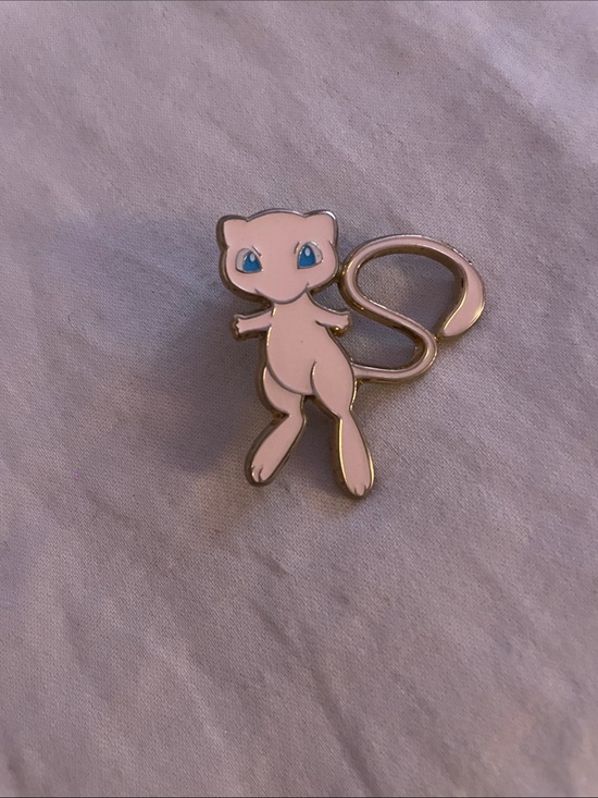 Pokemon Accessories - Pokemon Mew Pin 🩷